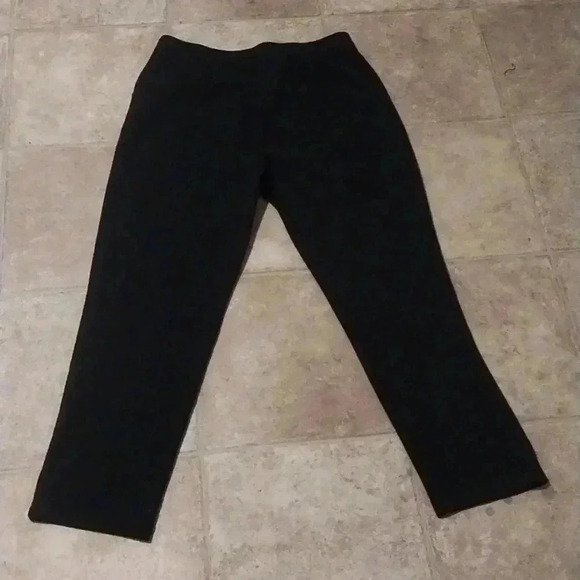 Chico’s Weekend Pull On Yoga Pants. Size 2 - Picture 2 of 4